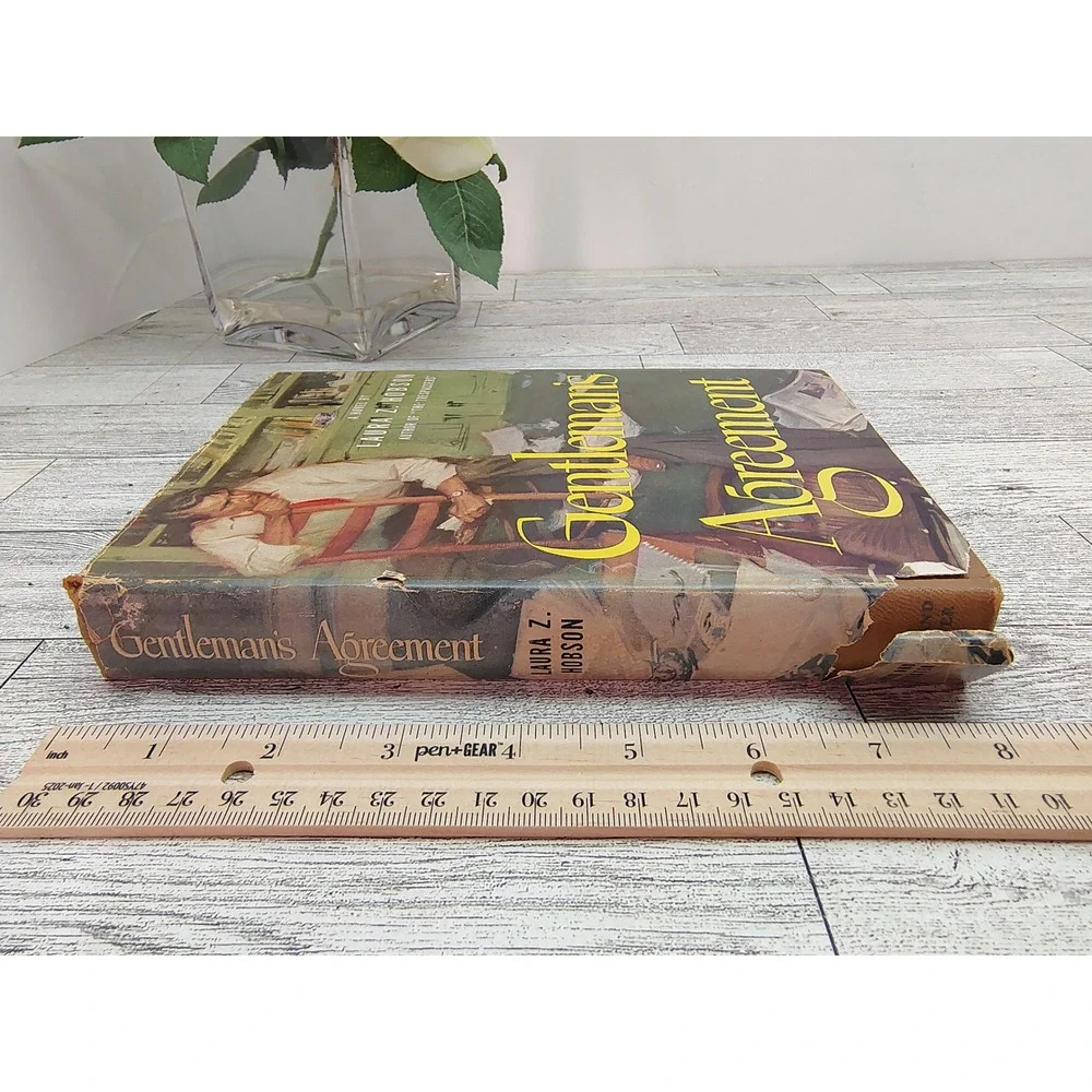 Gentlemans Agreement 1947 Laura Hobson HCDJ Simon Schuster Exposé fiction Social